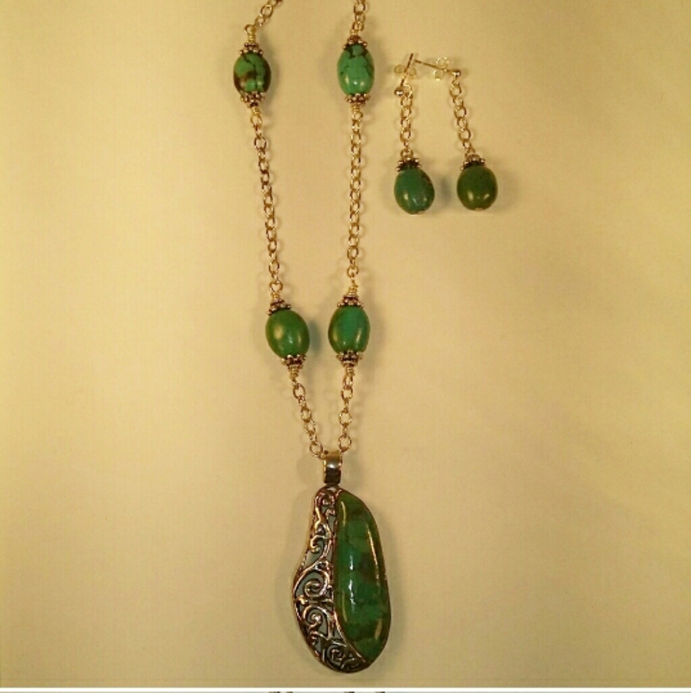 Green Turquoise and Sterling Silver Necklace Set